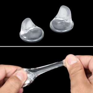 Two types of tongue-shaped attachments, large and small are included. The realistically soft and gentle texture has been kept the same from the original model.