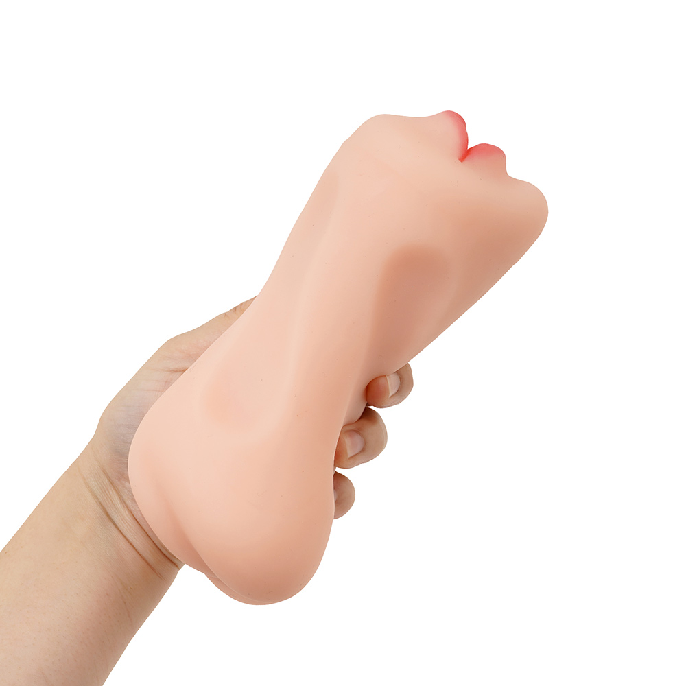 Designed for insertion from both ends, the body is long. There are no concerns about the smell or oiliness of the material, and the hardness balance is standard, making it easy to handle.