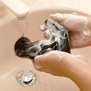 IPX７相当という頼もしい防水性能。丸洗いはもちろん、水没させても大丈夫なほどの耐水性です。