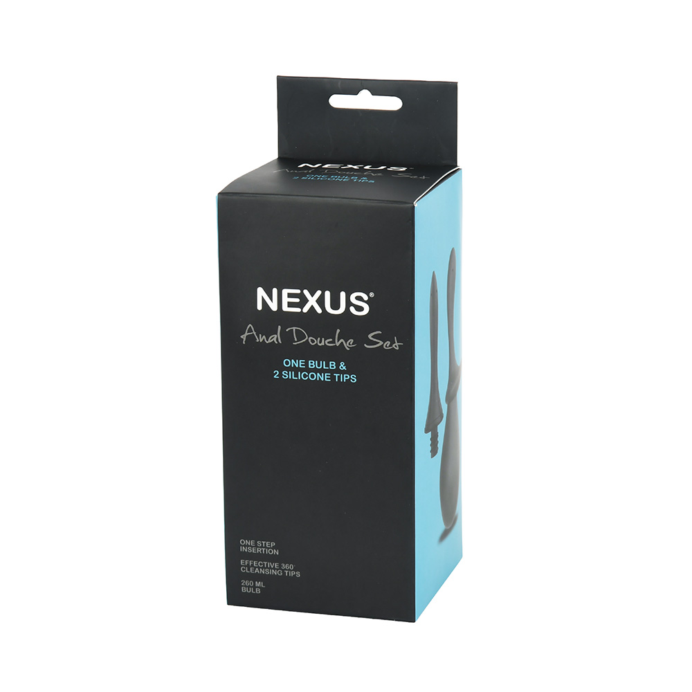 NEXUSブランドのデザインイメージを踏襲した、黒と青の精悍なパッケージです。この箱の中にアタッチメント２本とバルブが収納されています。