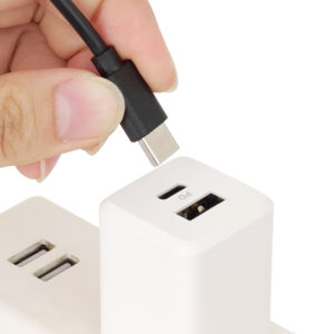 ニーズの増えてきたUSB-C仕様です。各種モバイルバッテリーや変換アダプタにも対応します。