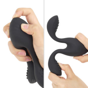 振動の伝達率を考慮しているため、ヘッドはけっこう硬め。フレキシブルワイヤー入りのアームは、かなり自由度が高い設計です。